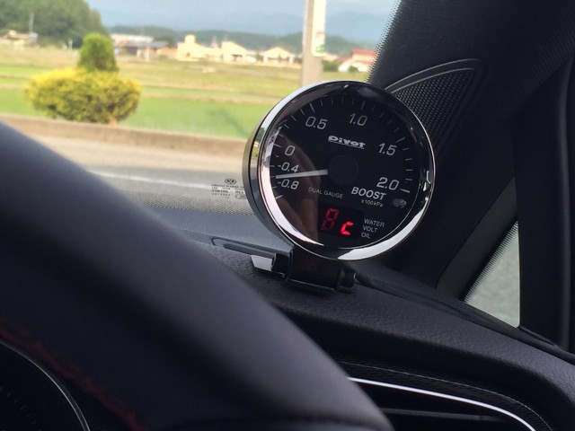 GOLF7GTIにPivot Dual Gauge Pro | シュポルト